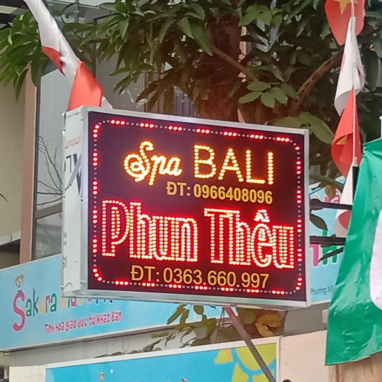 Ưu - nhược điểm của biển led vẫy mà bạn cần quan tâm 2023