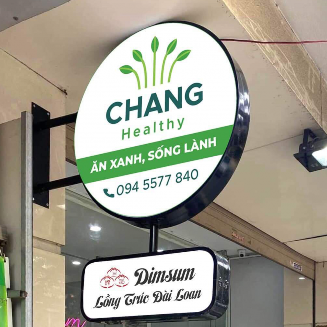 bien-vay-quang-cao-thu-hut-khach-hang-2023