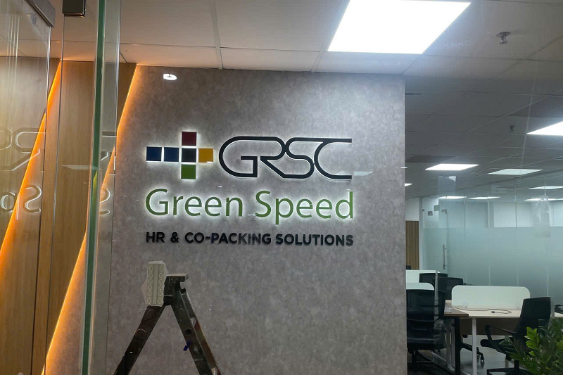 Logo Mica Dán Tường Đẹp, Hiện Đại Cho Doanh Nghiệp