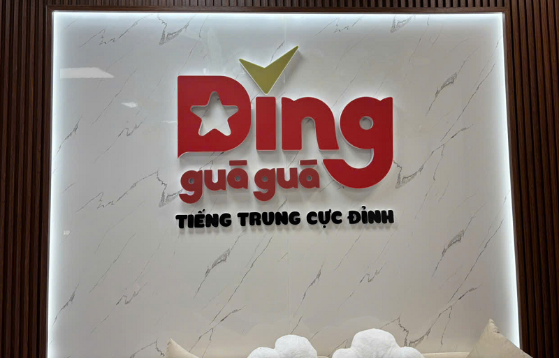 Logo Alu Chân Formex Dán Tường Cho Trung Tâm Tiếng Trung